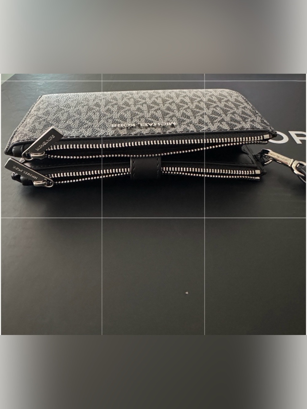 Michael Kors Jet Set Large Ombré Signature Logo Wristlet. With original box. - Picture 5 of 6
